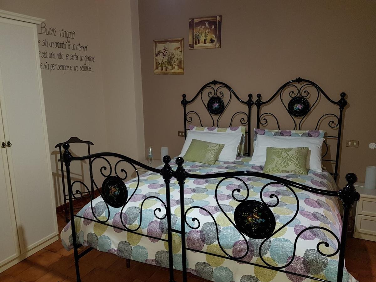 Massa d'Albe B&B A Casa Di Nonna מראה חיצוני תמונה