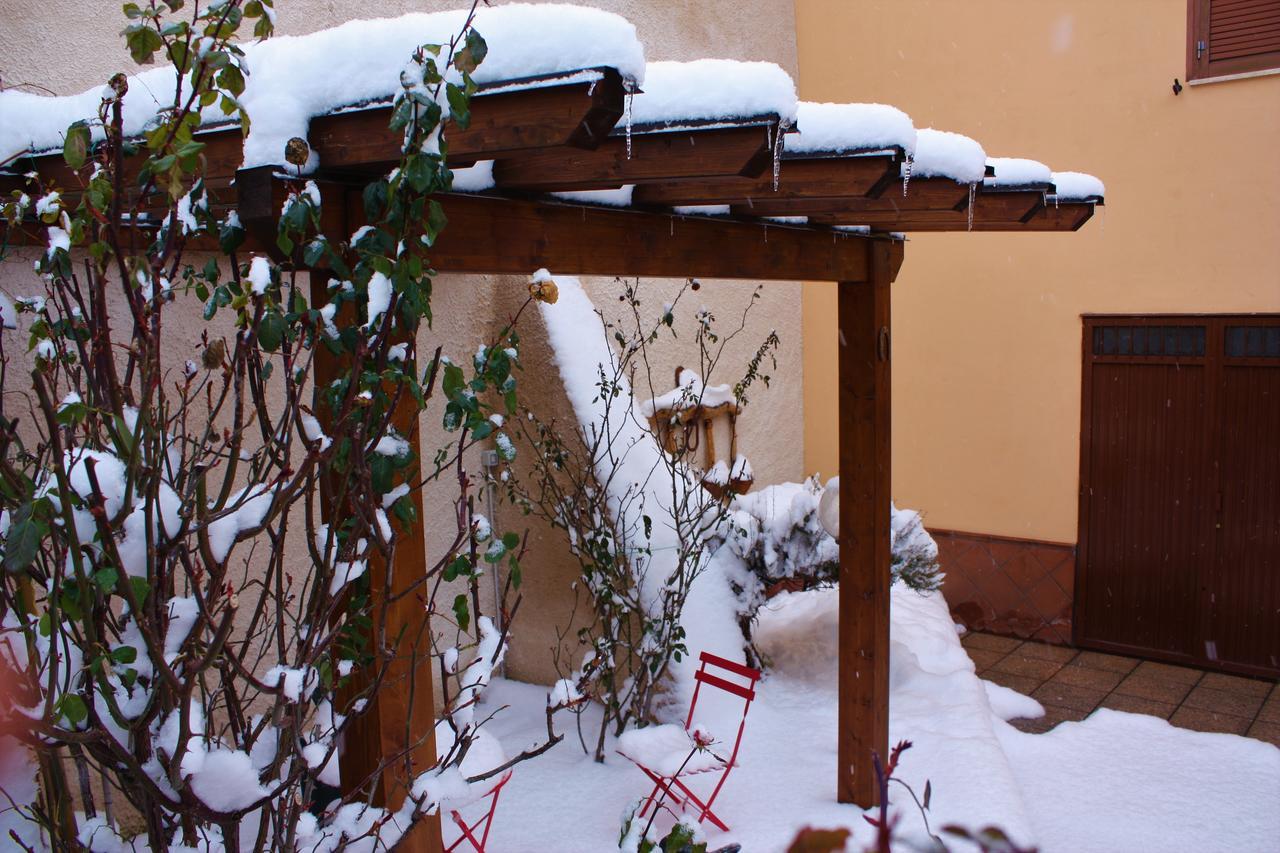 Massa d'Albe B&B A Casa Di Nonna מראה חיצוני תמונה
