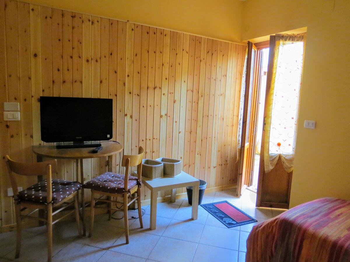 Massa d'Albe B&B A Casa Di Nonna מראה חיצוני תמונה