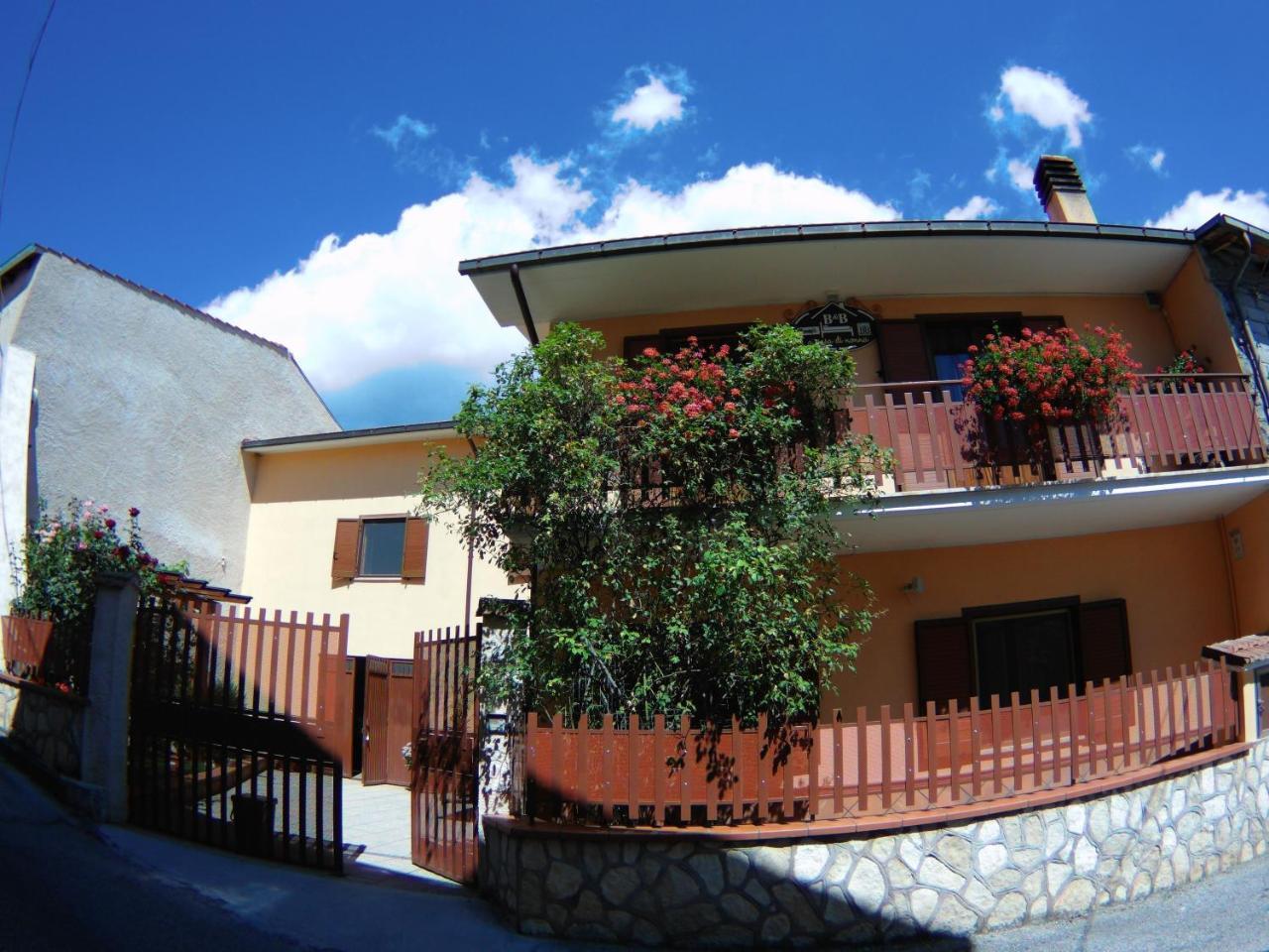 Massa d'Albe B&B A Casa Di Nonna מראה חיצוני תמונה