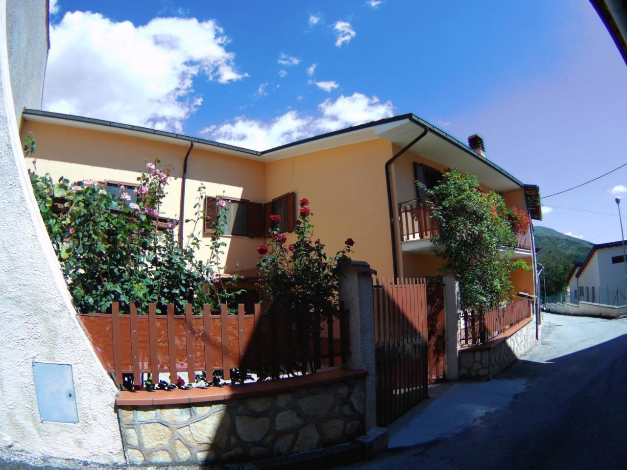 Massa d'Albe B&B A Casa Di Nonna מראה חיצוני תמונה