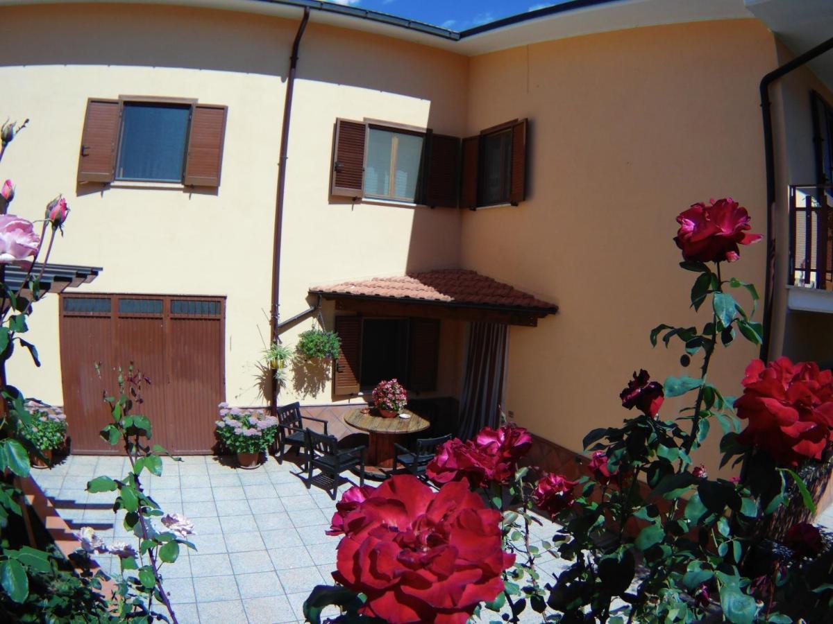 Massa d'Albe B&B A Casa Di Nonna מראה חיצוני תמונה